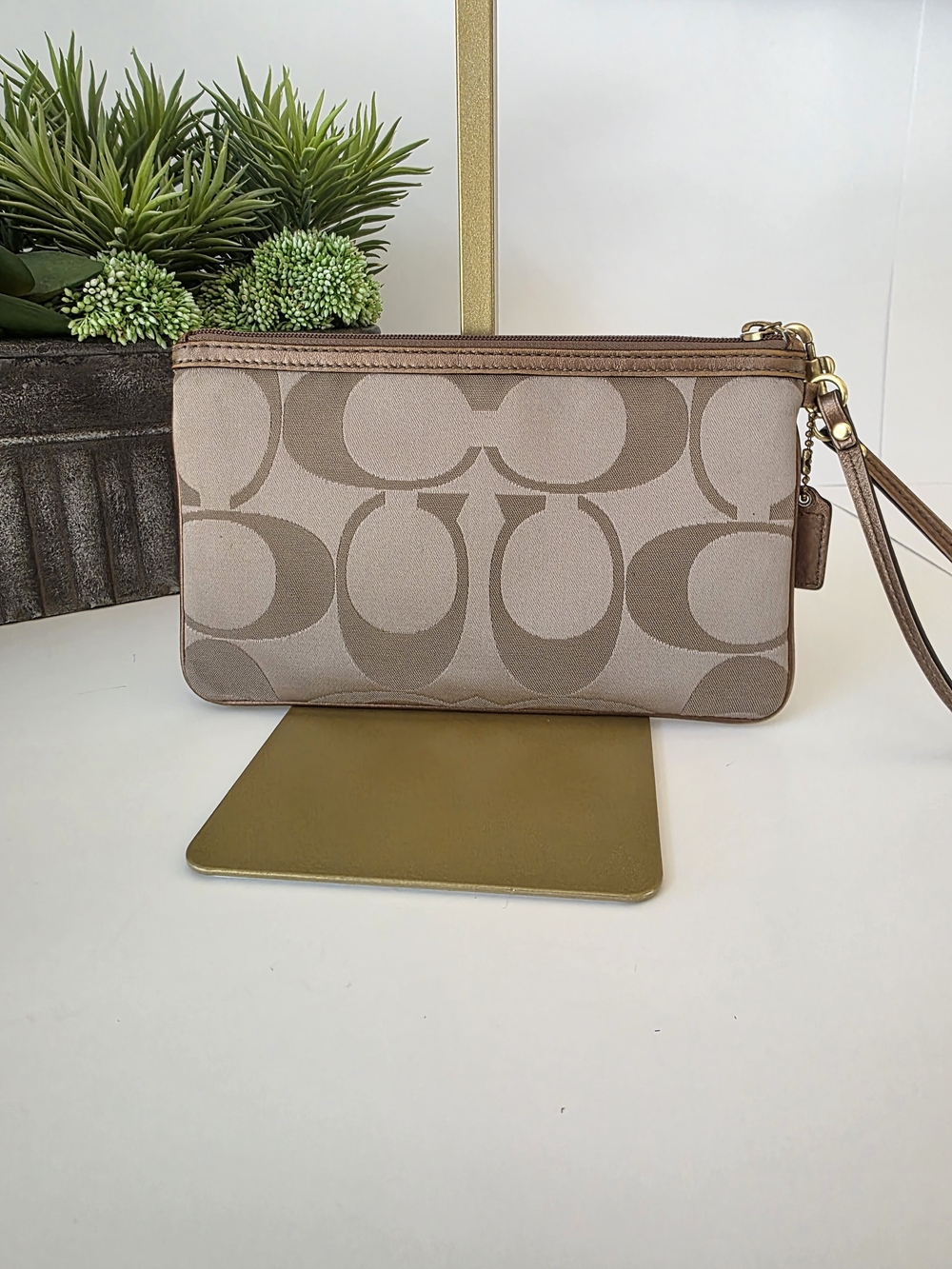 Coach Signature Jacquard 3D Floral Applique Wristlet - Picture 5 of 11